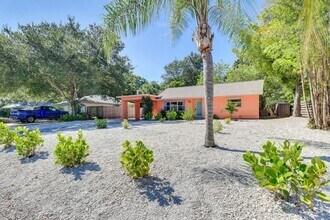 Building Photo - 2738 Martin St