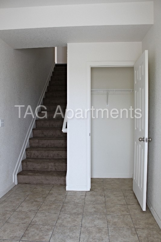 Building Photo - 14952 E Gill Ave