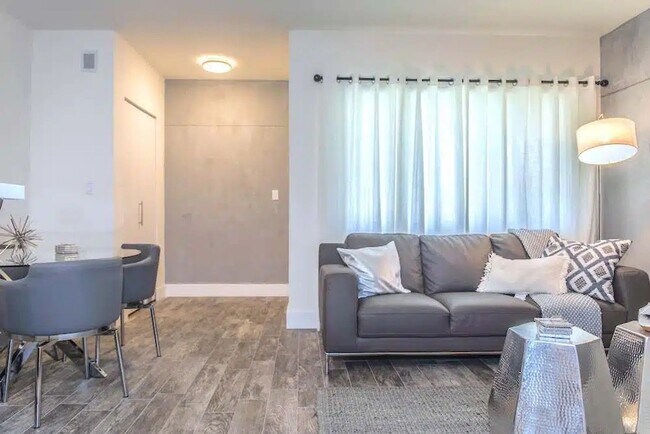 Interior Photo - Cynthia Gardens