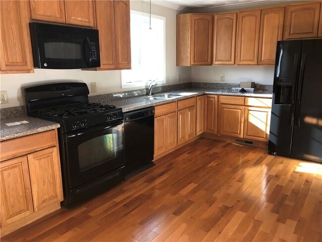 Foto del edificio - 19 Reservoir Ave