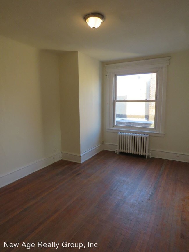 Building Photo - 5114 Spruce St