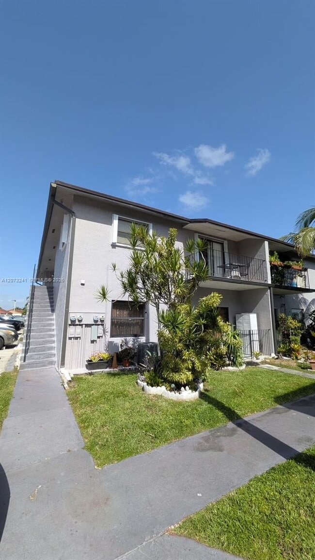 Building Photo - 13351 SW 17th Ln