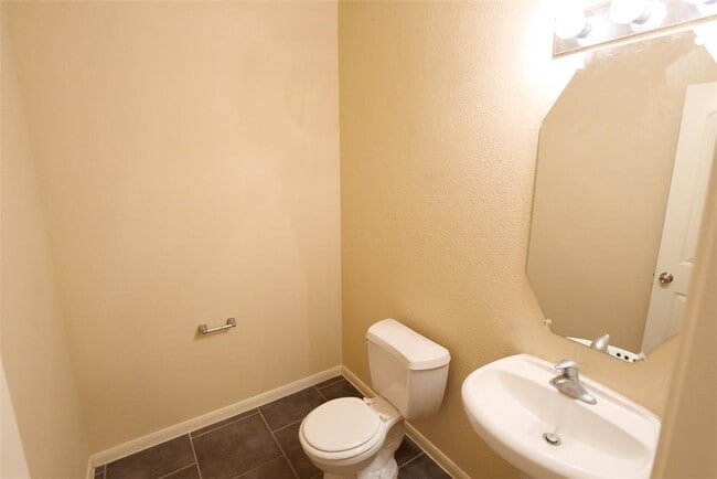 Building Photo - 26427 Longview Creek Dr