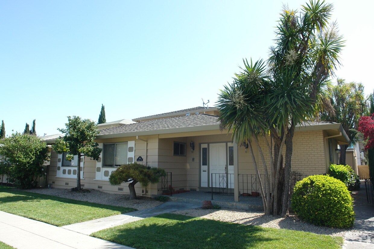 Foto principal - 304 Greendale Way