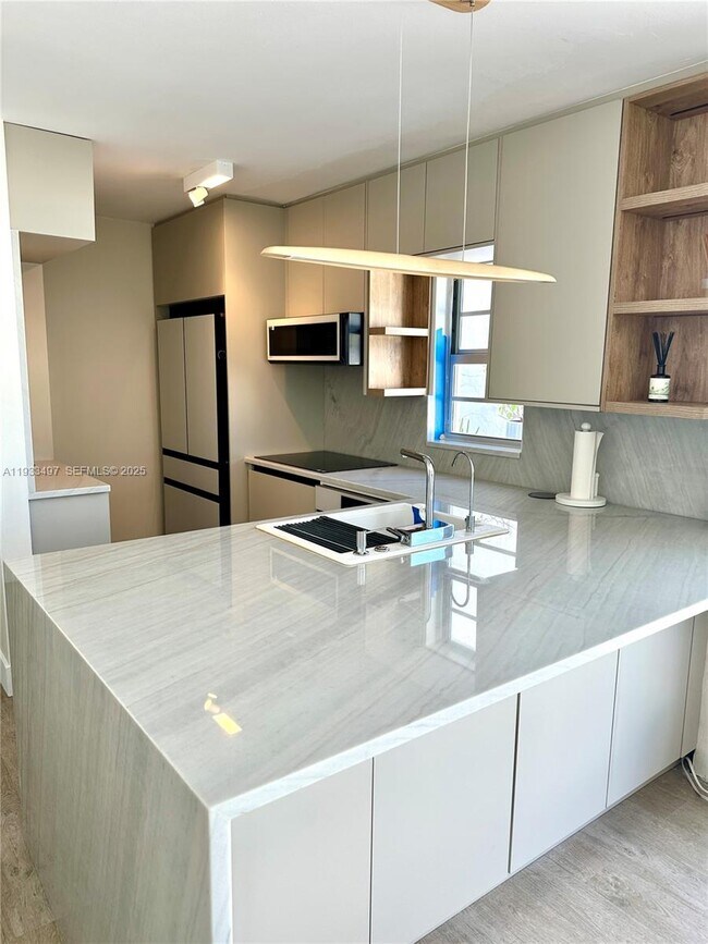 Foto del edificio - 777 NE 62nd St