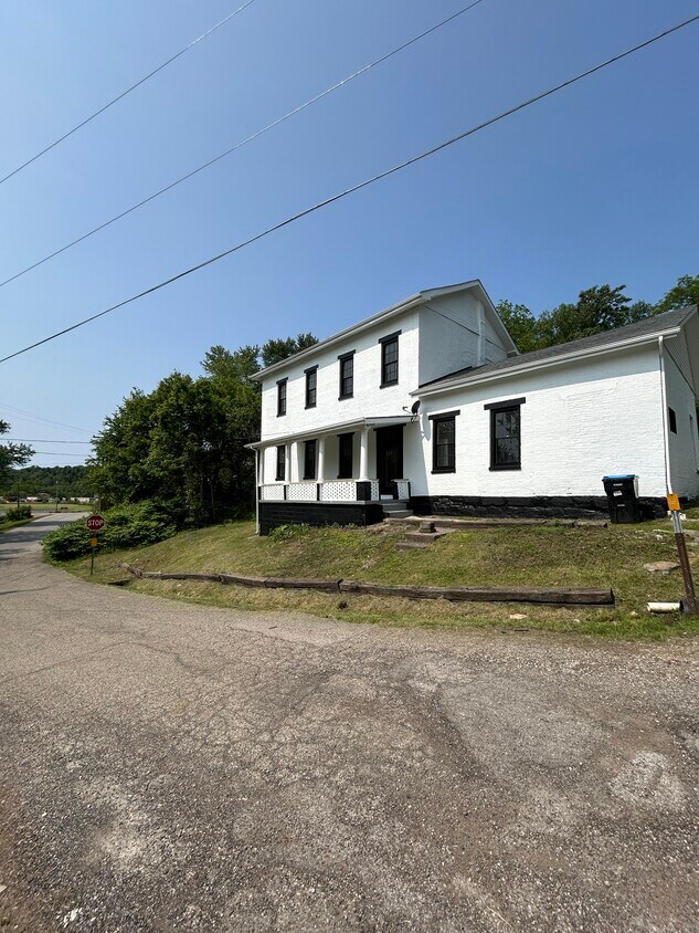Primary Photo - 1521 Adamsville Rd