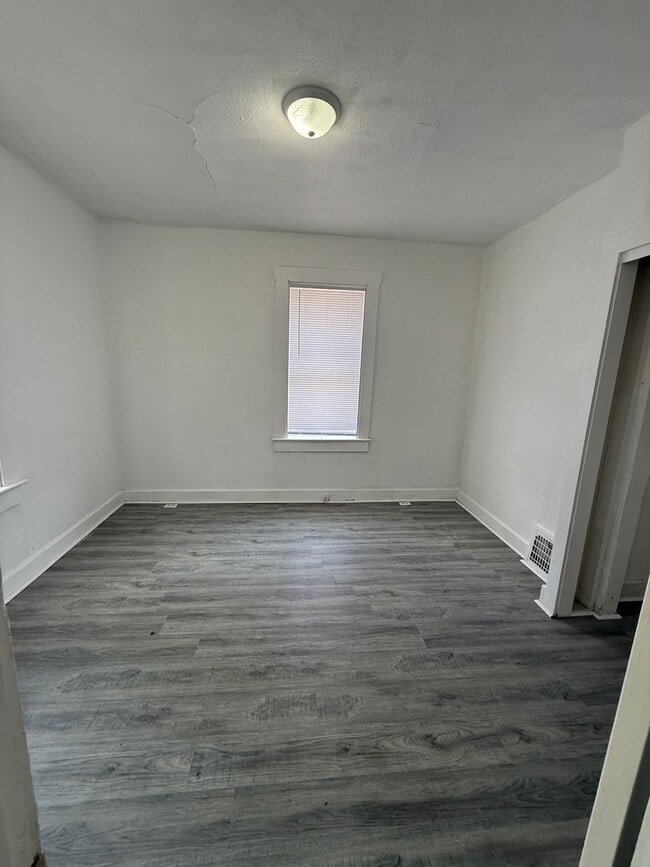 Foto del edificio - 328 W Mason St