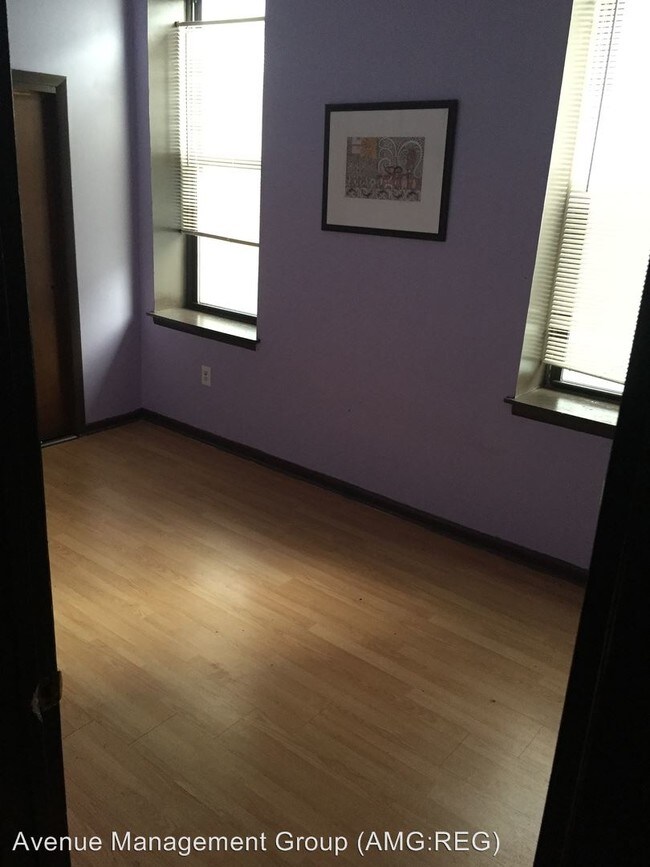 Building Photo - 214 N 13th St
