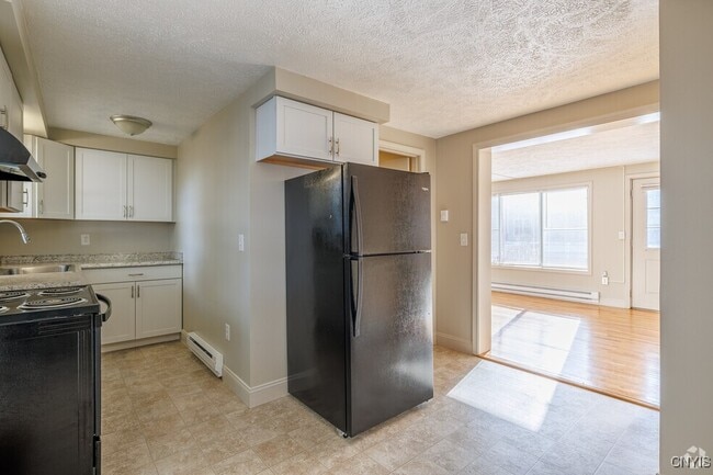 Building Photo - 127 Spring Ave