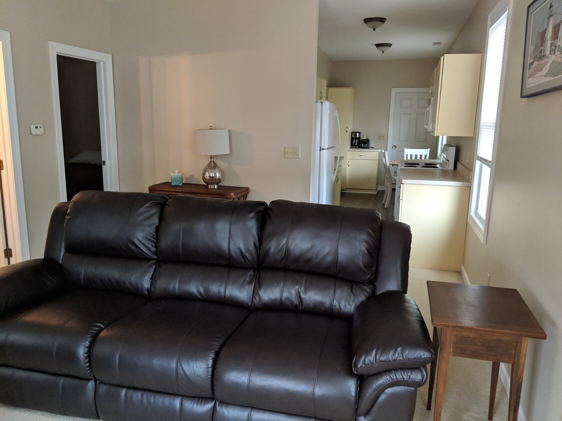 712 Curran St Unit Curran St 1, Sandusky, OH 44870 Apartments in