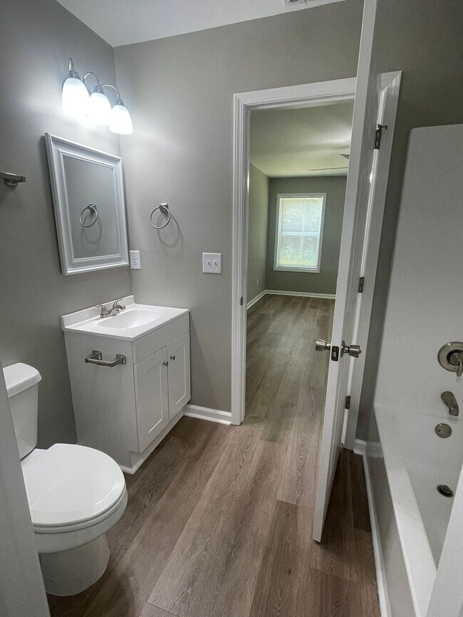 Foto del edificio - Perfect East Side Home For Students