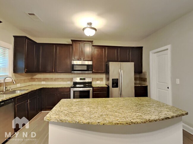 Foto del edificio - 400 Louise Way