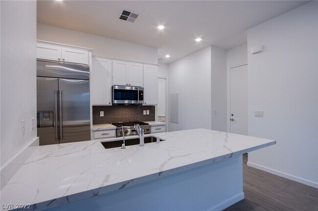 Building Photo - 909 Allister Flds Ln