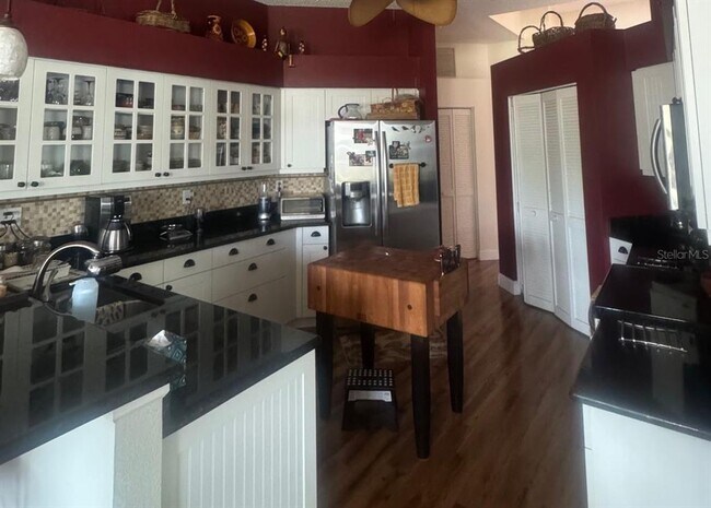 Foto del edificio - 4062 Westbourne Cir