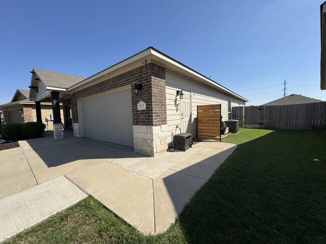 Foto del edificio - 7507 McCulloch Rd