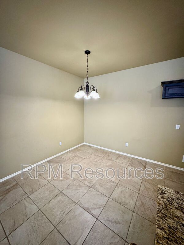 Building Photo - 147 Bison Ct Way