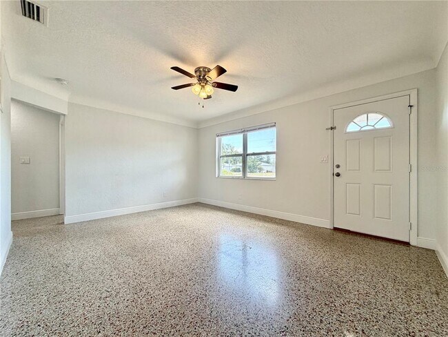 Foto del edificio - 4515 54th Ave N