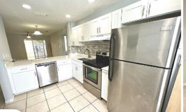 Building Photo - 8057 SW 21st Ct