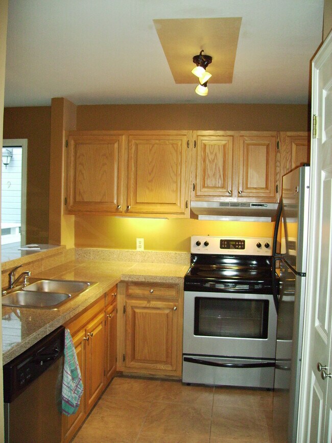 2117 Walnut St Unit 10, Boulder, CO 80302 Condo for Rent in Boulder, CO