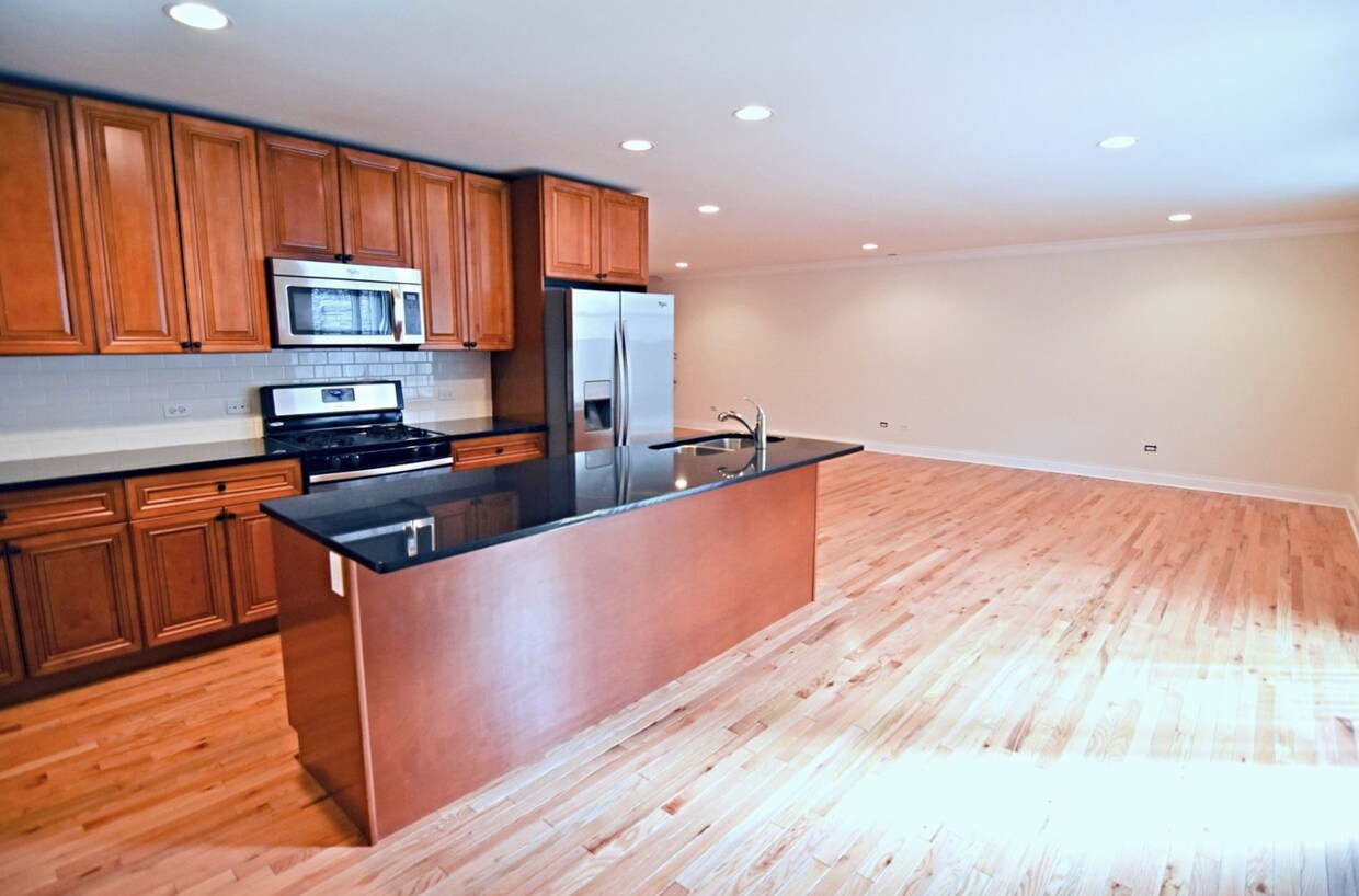 Primary Photo - 4520 N Beacon St