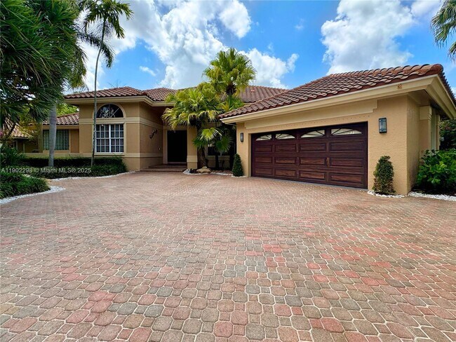 Building Photo - 375 Sabal Way