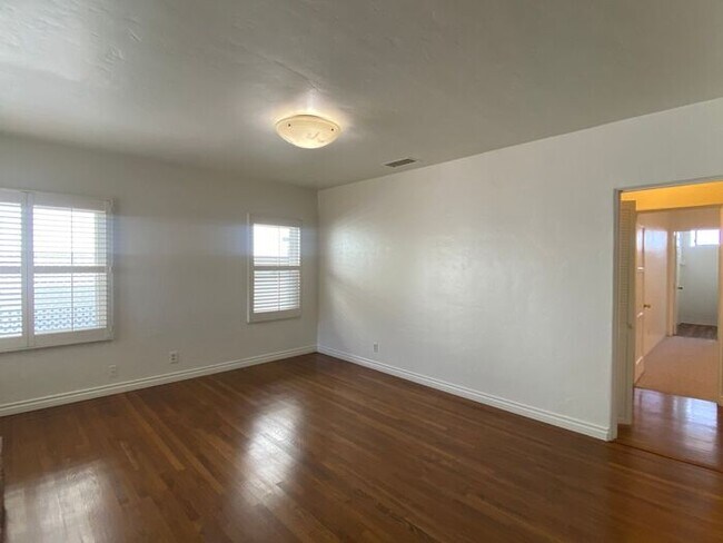 Foto del edificio - Beautiful 2BD/2BA Beach Home | Prime Missi...
