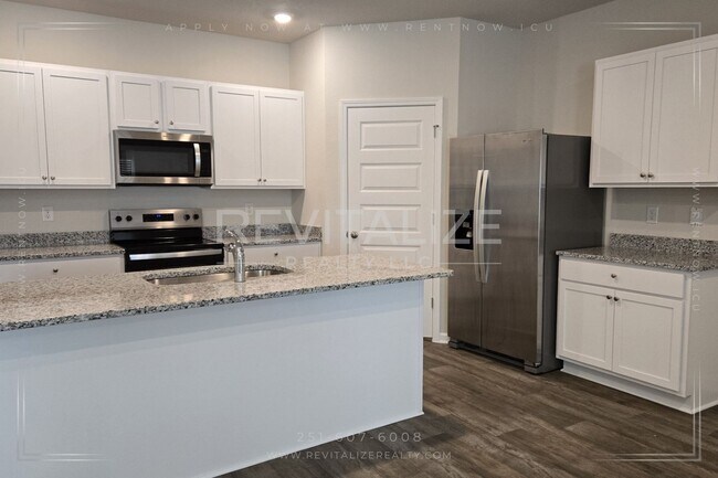 Foto del edificio - Brand-New 4BR/2BA Home in Hadley Village