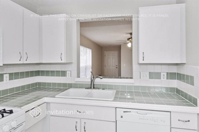 Building Photo - 28548 Seashell Ct