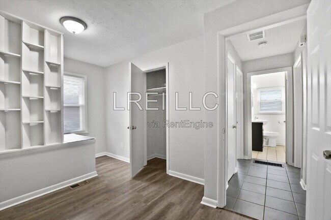 Foto del edificio - 2404 Thomas Ave