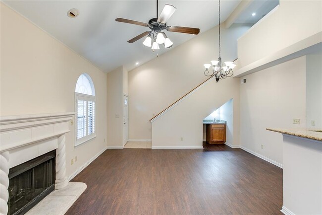 Foto del edificio - 2800 Keller Springs Rd