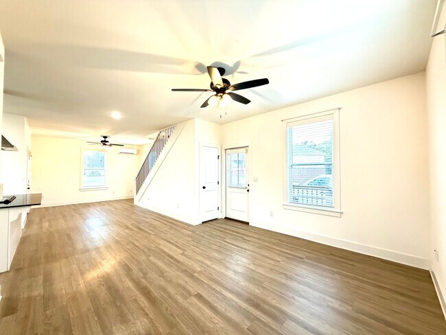 Foto del edificio - $2,200 Move-In-Special