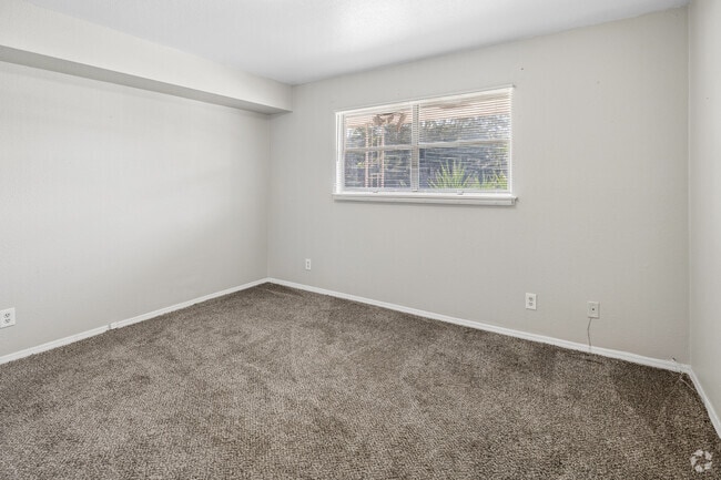 1BR, 1BA - 731SF - Bedroom - Cimarron Apartments