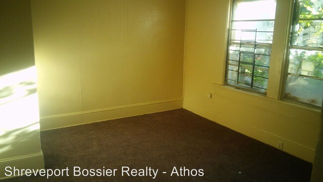 Building Photo - 3048 Midway St