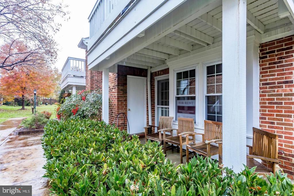 Foto principal - 2582-C S Arlington Mill Dr