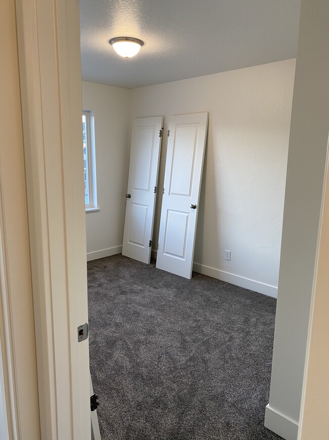 3rd bedroom - 2626 W 450 N