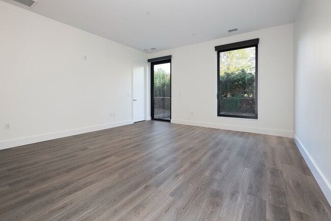 Building Photo - The Mill