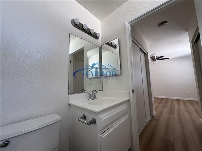 Foto del edificio - 961 W 1st St