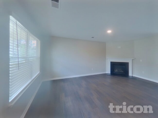 Building Photo - 283 Millen Dr