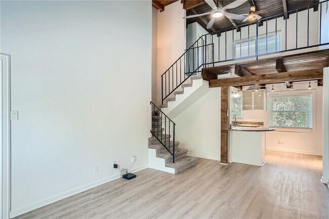 Building Photo - 743 E Oltorf St