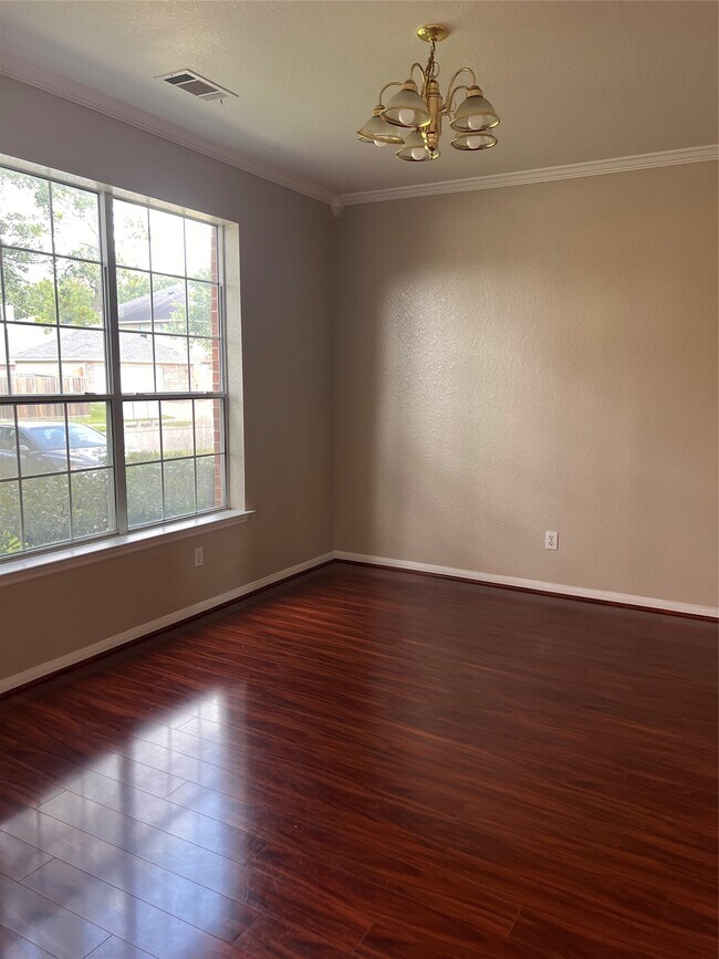 Foto del edificio - 14210 Meadow Estates Ln