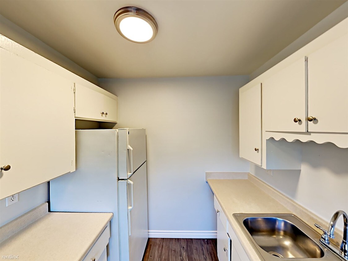Primary Photo - 2 br, 1 bath Apartment - 340 N 1st St N