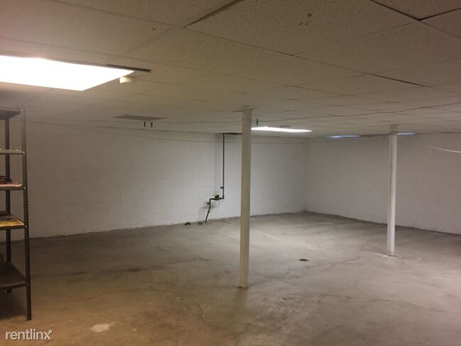 Foto del edificio - 3 br, 1.5 bath House - 28969 Warner Avenue