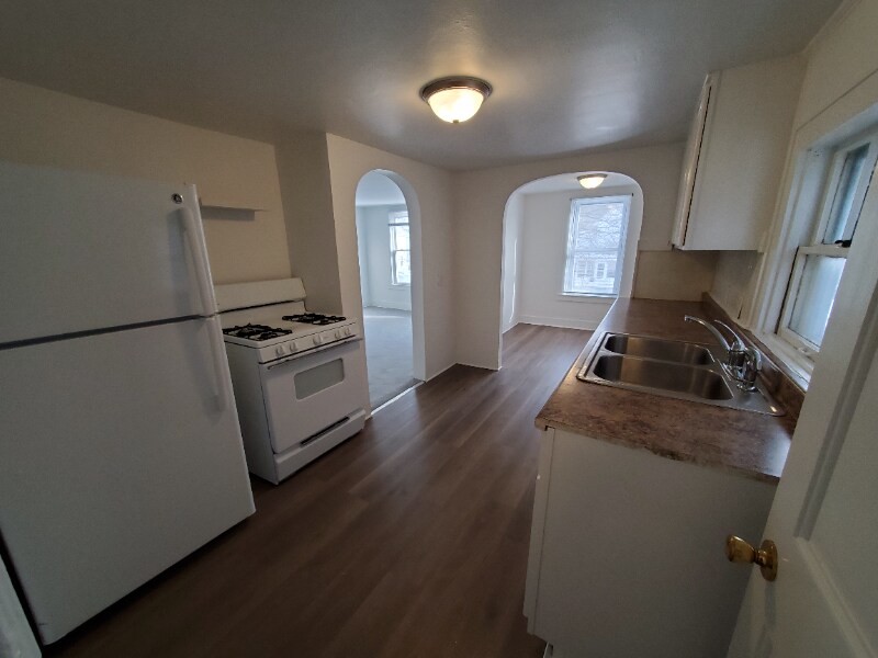 Primary Photo - 1537 Coit Ave NE