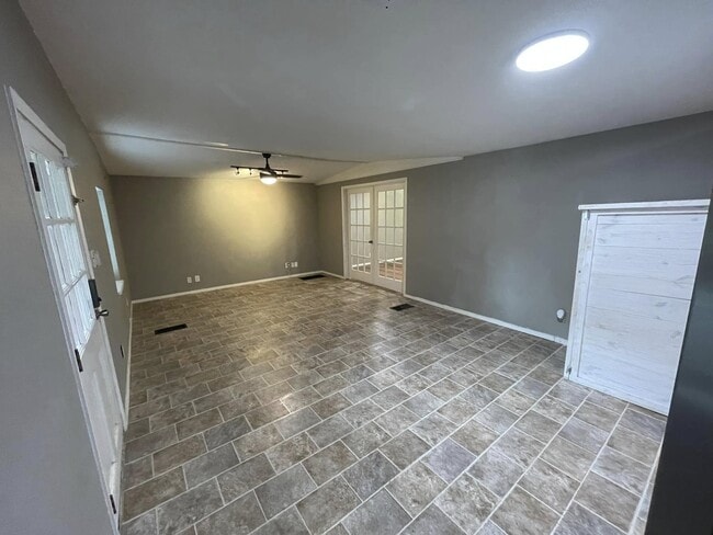 Building Photo - 6980 Farm Rd 115