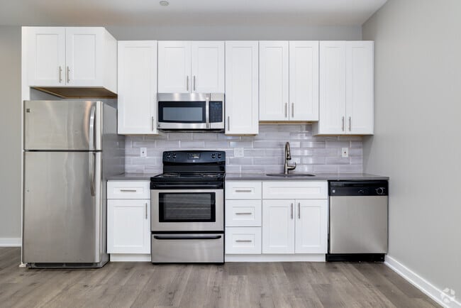 Interior Photo - 1629 W Girard Ave