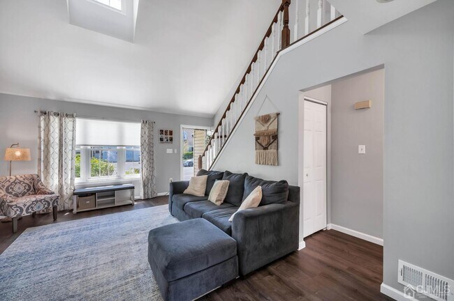 Foto del edificio - 216 Coldspring Ct
