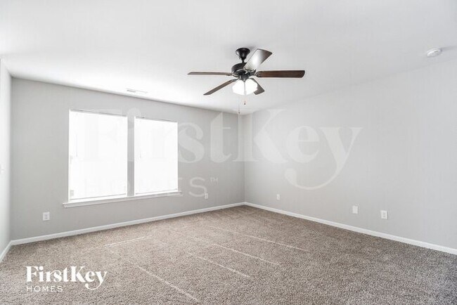 Foto del edificio - 4010 Shallowcreek Ct