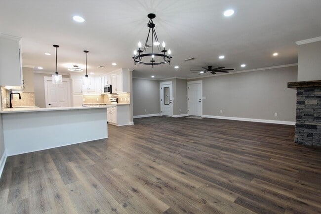 Building Photo - 4052 Randi Rd