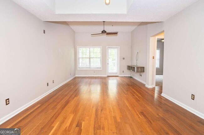 Foto del edificio - 1250 Parkwood Cir SE