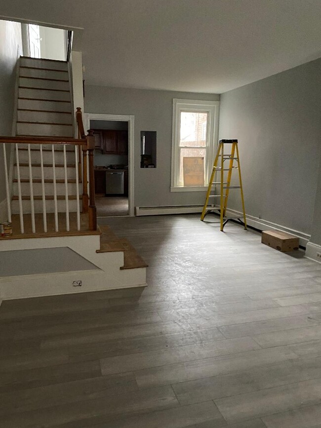 living room dining room - 307 Franklin St